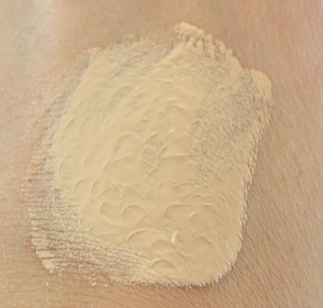 Mis bases de maquillaje IV: Revlon Photo Ready