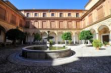 La Abadía del Sacromonte de Granada se resiste a morir