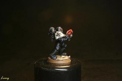 Detalle de la hombrera derecha de los Guardianes de la muerte procedente de los Templarios Negros