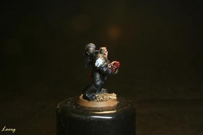 Detalle de la hombrera derecha de los Guardianes de la muerte procedente de los Salamandras