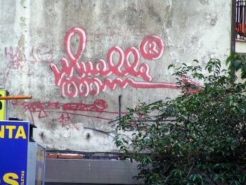 Uno de los últimos grafitis de Muelle que áun se pueden ver por Madrid, situado en la Calle Montera, Nº30.