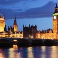 La libra sigue en la corrección