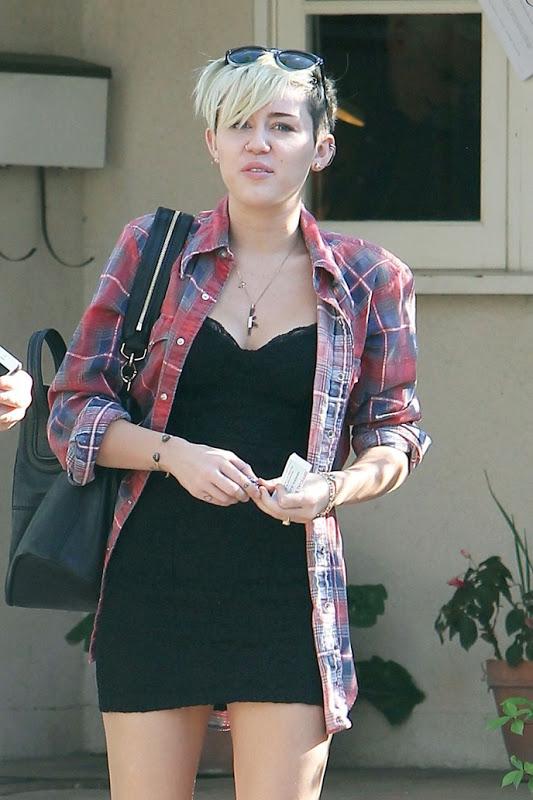 Vístete como tu estrella: ¡El atrevido look de Miley Cyrus!