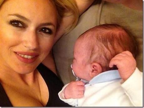 fotonoticia 20130113174232 800 thumb Carolina Cerezuela presenta a su bebé