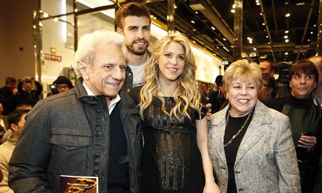 Shakira en acto de presentación libro de su padre