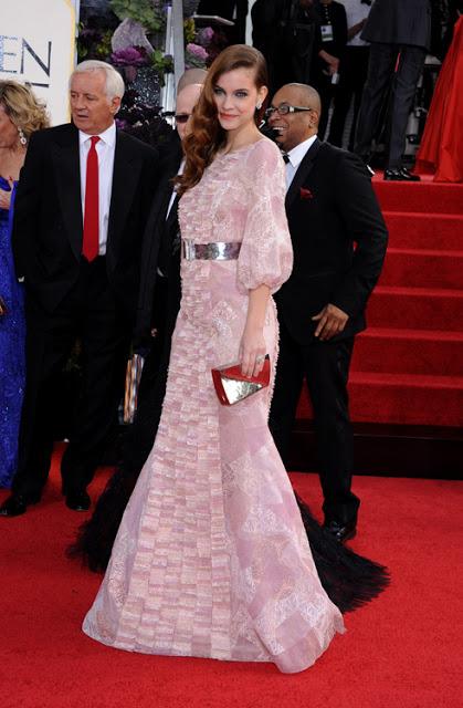 VOTA POR LA MEJOR Y PEOR VESTIDA .SORTEO.