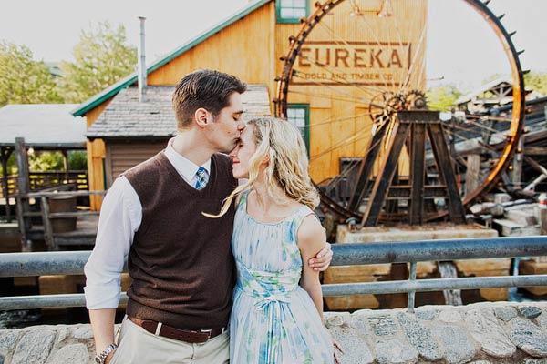 Bodas de hoy... ¡Sesión de compomiso en Disneyland!