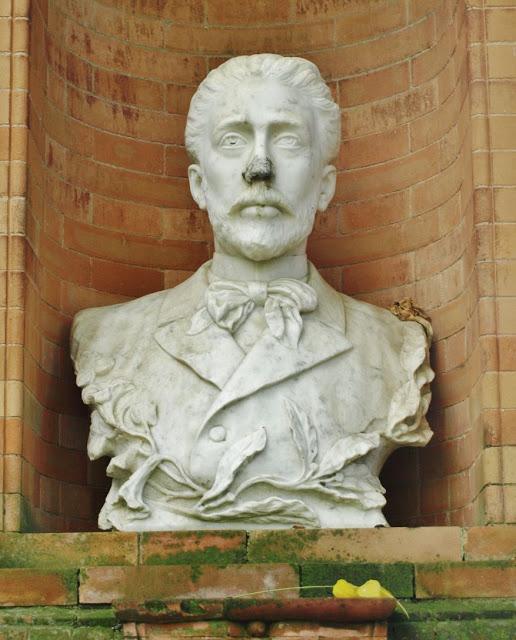 La Glorieta de Mas y Prats (1): el Monumento.