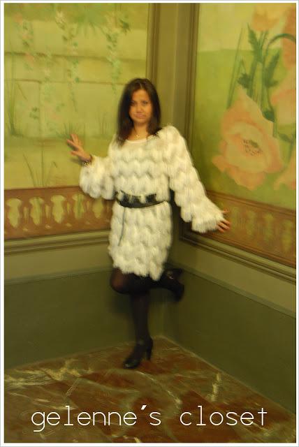 VESTIDO DE FLECOS, ABRIGO TIPO CHANEL