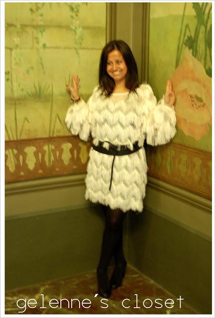 VESTIDO DE FLECOS, ABRIGO TIPO CHANEL