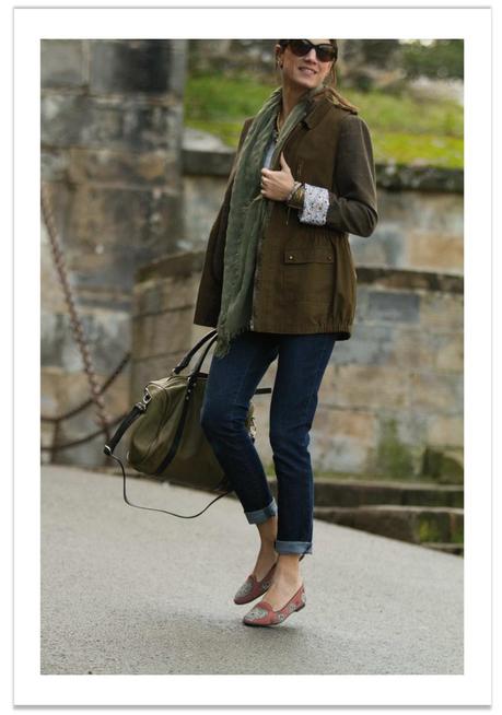 Voy de clásica y por capas look jeans y chaleco