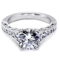 Alianzas de boda, ¿con o sin diamante?