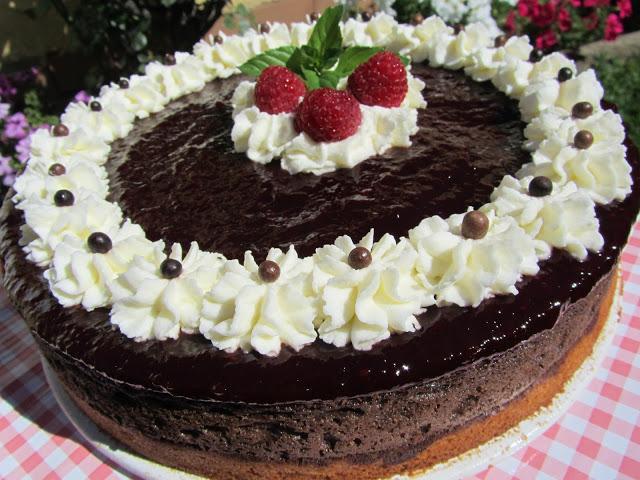 Tarta de queso, chocolate y frambuesa