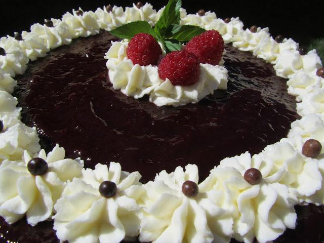 Tarta de queso, chocolate y frambuesa