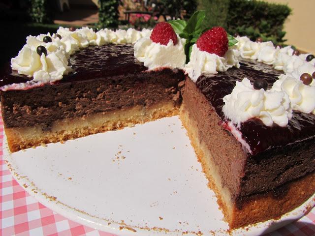 Tarta de queso, chocolate y frambuesa