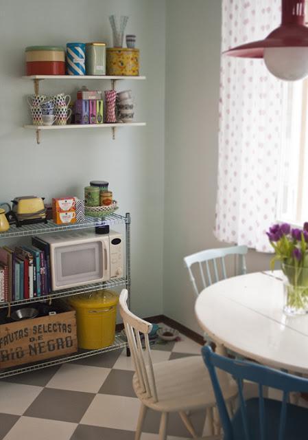 Cocina_Vintage_con_estantes_a_la_vista