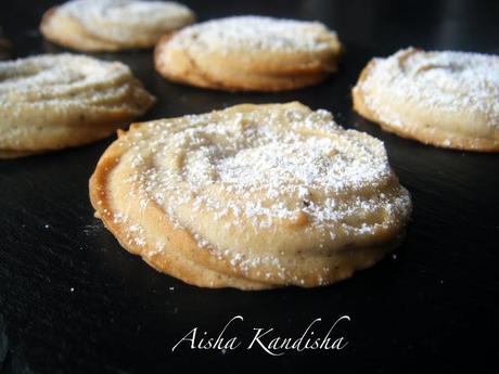 GALLETAS DE AZÚCAR, CANELA Y CLAVO.