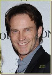 stephen moyer pierced ears 15 thumb Los vampiros más sexys del cine
