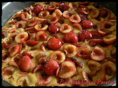 Torta de cerezas, amaranto y chocolate