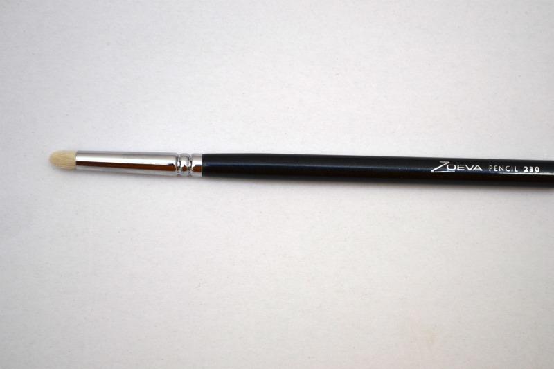 Brocha_tipo_boli_230_ZOEVA_Maquillalia_ObeBlog_02