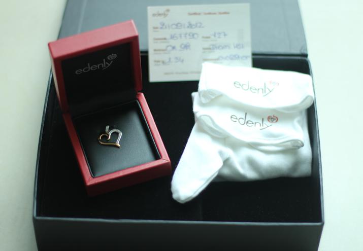 DIAMONDS ARE GIRL'S BEST FRIEND