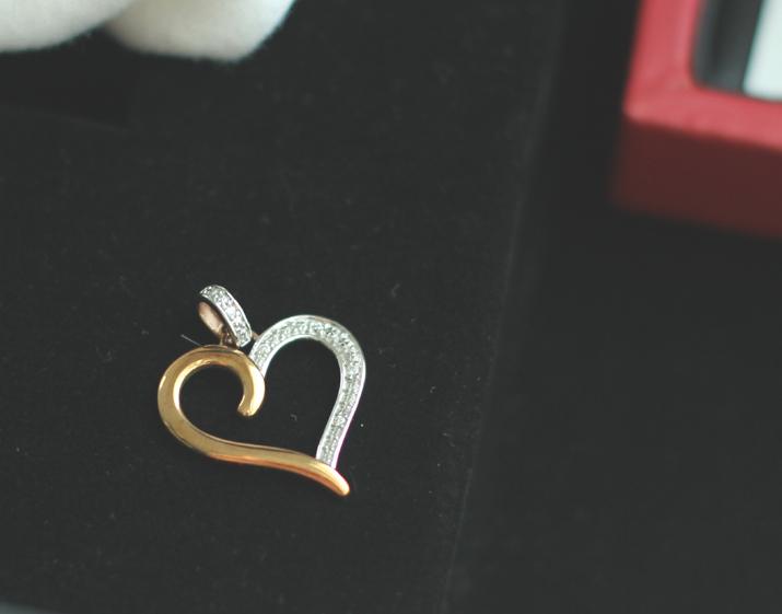 DIAMONDS ARE GIRL'S BEST FRIEND