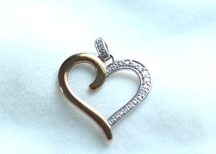 DIAMONDS ARE GIRL'S BEST FRIEND