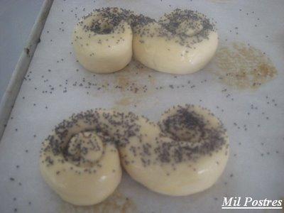 Pan de mantequilla y semillas de amapola