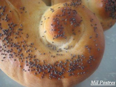 Pan de mantequilla y semillas de amapola