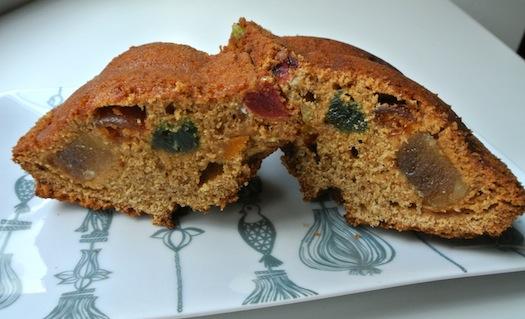 Bizcocho con miel y frutas