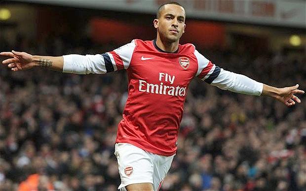 Three Lions: Theo Walcott 2017 Renovación simbólica y oportuna