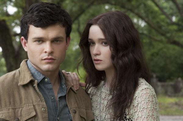 alden-ehrenreich-alice-englert-beautiful-creatures-movie-image