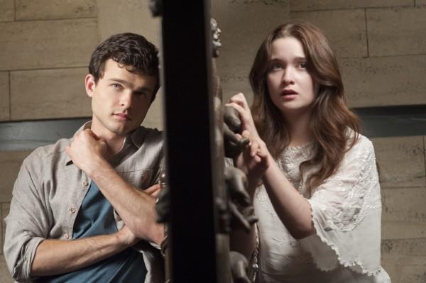 alden-ehrenreich-image-alice-englert-image-beautiful-creatures