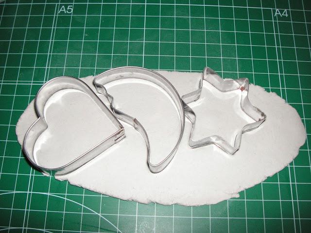 Bolsas de cartulina y colgantes de fimo