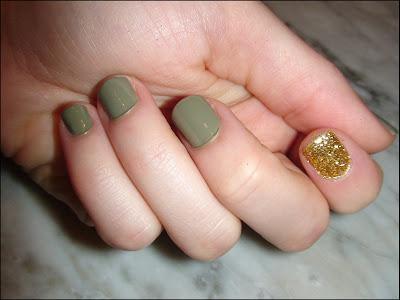 ESPECIAL NAVIDEÑO III- LOOK XVIII - : LOOK VERDE-DORADO GLITTER + MANICURA A JUEGO