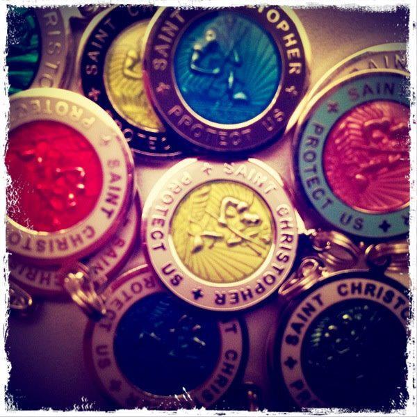 lo quiero: medallitas Saint Christopher