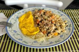 Kamut en grano con verduras y tortilla de huevo de gallina feliz cocinado por Elena Banga, seguidora de la Nutrición MacrobiotiVa