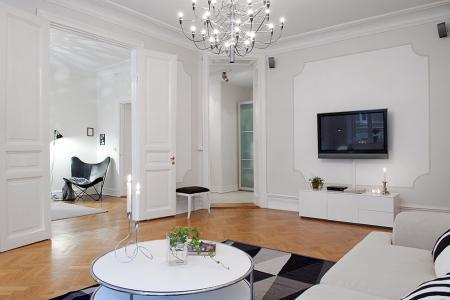 tendencias decoración interiores 2013 tendencias deco 2013 blanco negro suelo espigado madera suelo baldosas hidraúlicas sillas 7 fritz hansen arne jacobsen silla mariposa cuero negro silla eames eiffel negra muebles de ikea moldura en el techo lámparas de diseño estanterías de metal eames rocking chair blanca diseño hogar diseño de interiores decoración nórdica decoración habitación infantil decoración estilo nórdico decoración escandinava decoración en blanco y negro decoración en blanco decoración de interiores decoración blanco y negro cuadro sueco ojos cocinas modernas cocinas blancas chandelier cálido papel de pared blog interiorismo blog interiores blog estilo nórdico blog decoración artículos hogar ikea alfombra blanco negro gris 