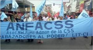 La salida ideal, y tal vez la única, es que salga de un Gran Acuerdo Político Sindical y Popular para lanzar una alternativa política en 2014.