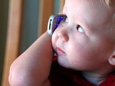 Vídeos niños hablando teléfono