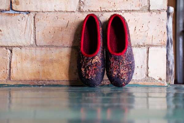 SLIPPER HAND MADE