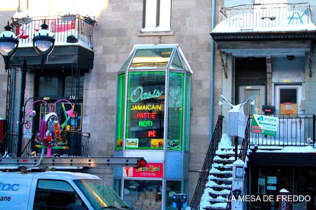 La Rue St-Denis.  Para caminar y comer.
