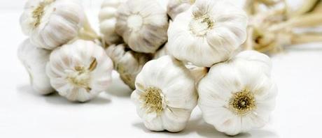 Remedios naturales contra la retención de líquidos y el exceso de volumen consejos retencion de liquidos sal de ajo