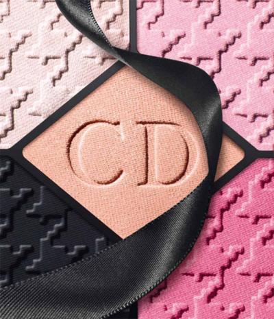 CON CHÉRIE BOW, EL MAQUILLAJE DE DIOR DESPLIEGA LA GAMA DE LOS ROSAS CON CHÉRIE BOW, EL MAQUILLAJE DE DIOR DESPLIEGA LA GAMA DE LOS ROSAS