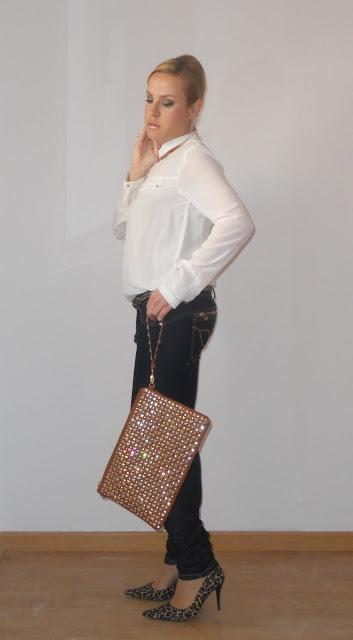 outfit-jeans-oscuros-con-camisa