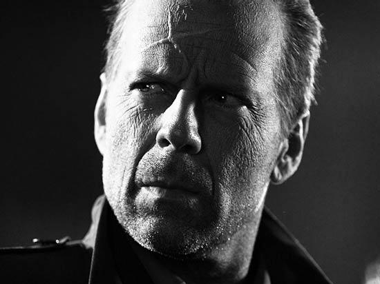 Bruce Willis comon John Hartigan en Sin City