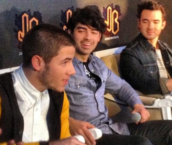 Los Jonas Brothers dieron una divertida conferencia