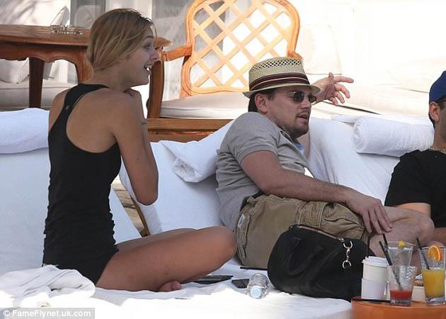 Leonardo DiCaprio, de vacaciones y rodeado de hermosas mujeres (+fotos)