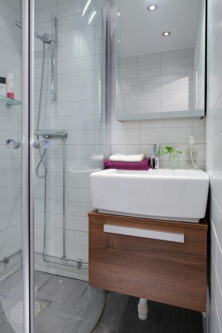 ventanas de doble o triple cristal suelos de madera muebles de jardín muebles de exterior luces de ambiente jacuzzi de madera en la terraza interiores diafanos hogares refugios diseño escandinavo diseño diafano diseño de interiores diseño de exteriores decoración sueca decoración nórdica decoración en europa decoración diáfana decoración de salones decoración de invierno decoración de interiores decoración de duplex y aticos decoración de dormitorios decoración de cocinas abiertas cocinas modernas cocinas blancas calefacción por suelo radiante y chimenea blog de interiores blog de estilo nórdico blog de decoración 