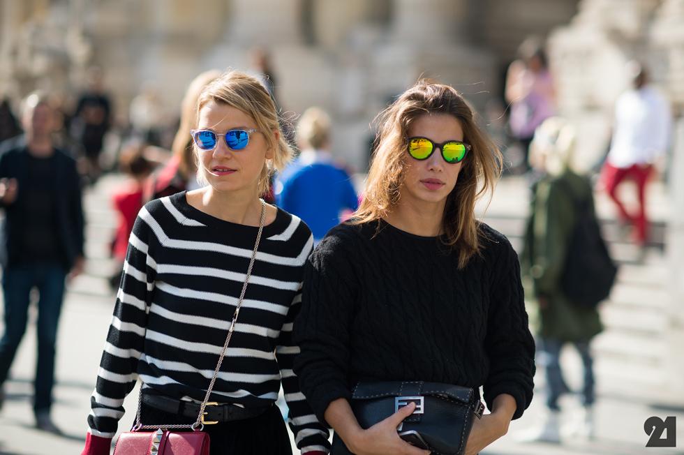 Mirrored sunglasses street style